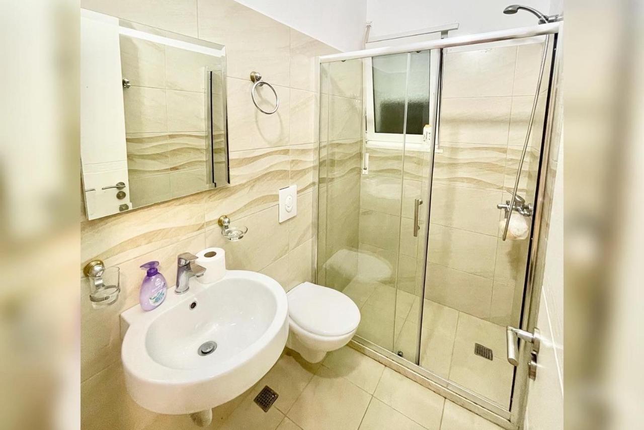 Hotel Vila Dedej Дуррес Екстер'єр фото