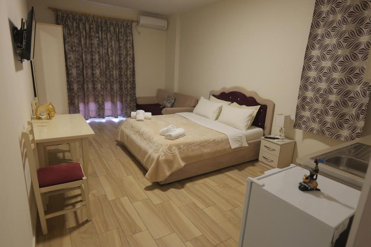 Hotel Vila Dedej Дуррес Екстер'єр фото