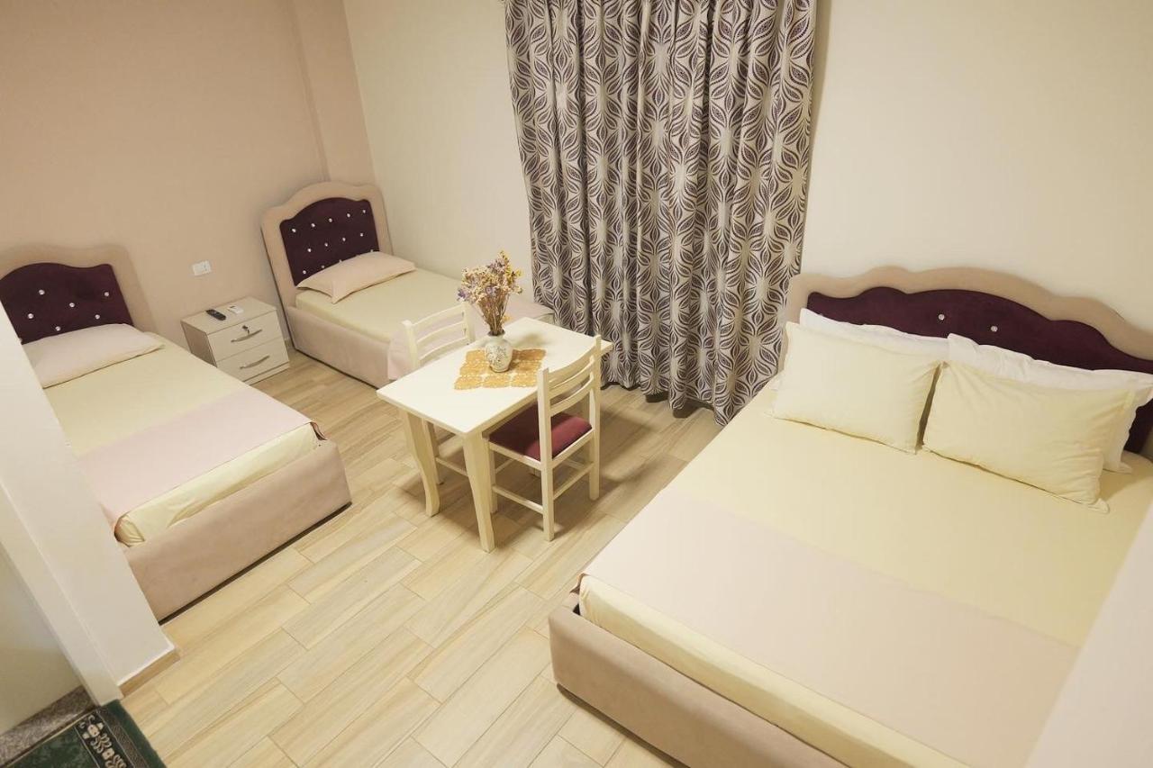 Hotel Vila Dedej Дуррес Екстер'єр фото