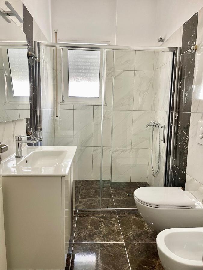 Hotel Vila Dedej Дуррес Екстер'єр фото
