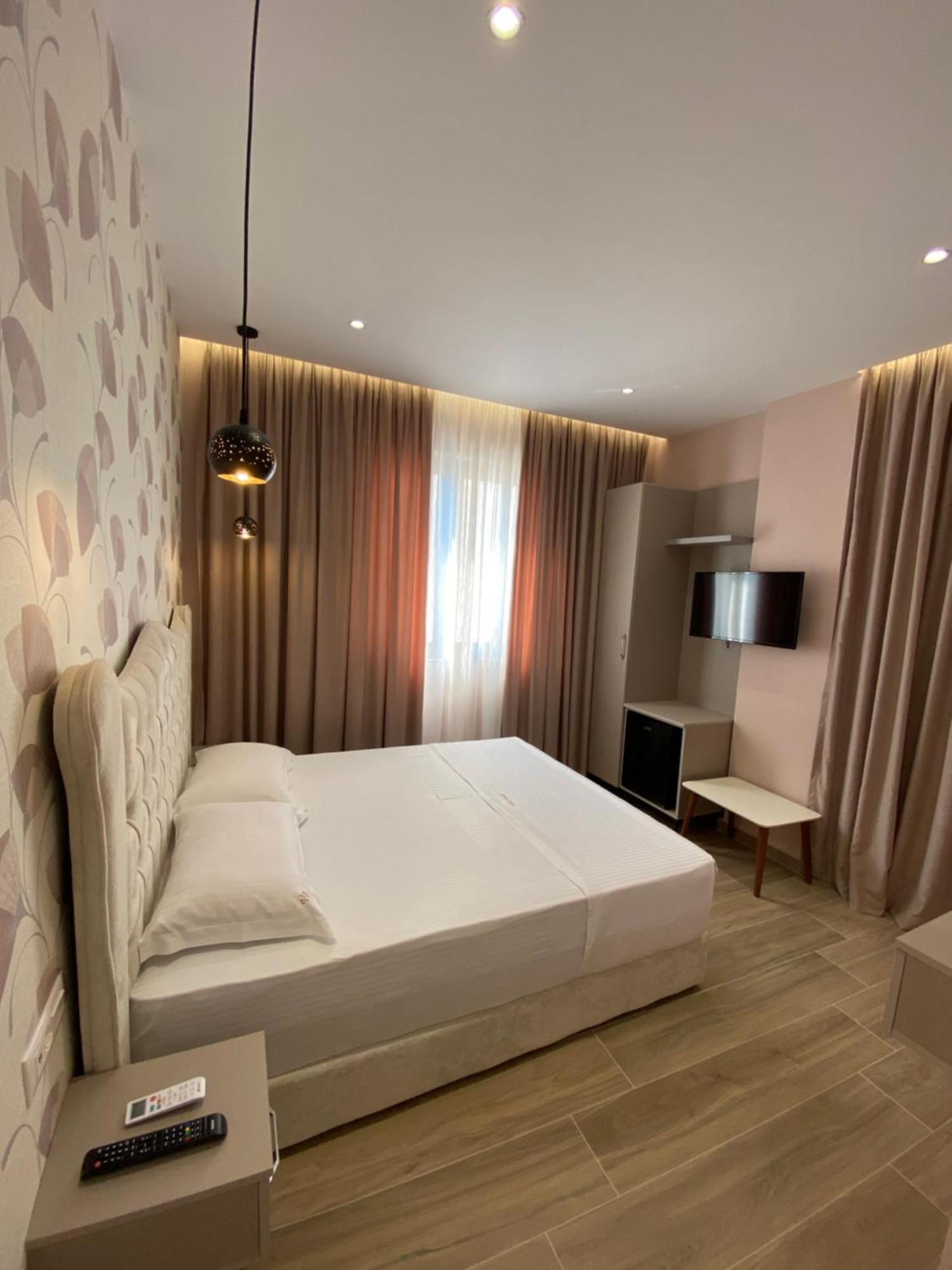 Hotel Vila Dedej Дуррес Екстер'єр фото