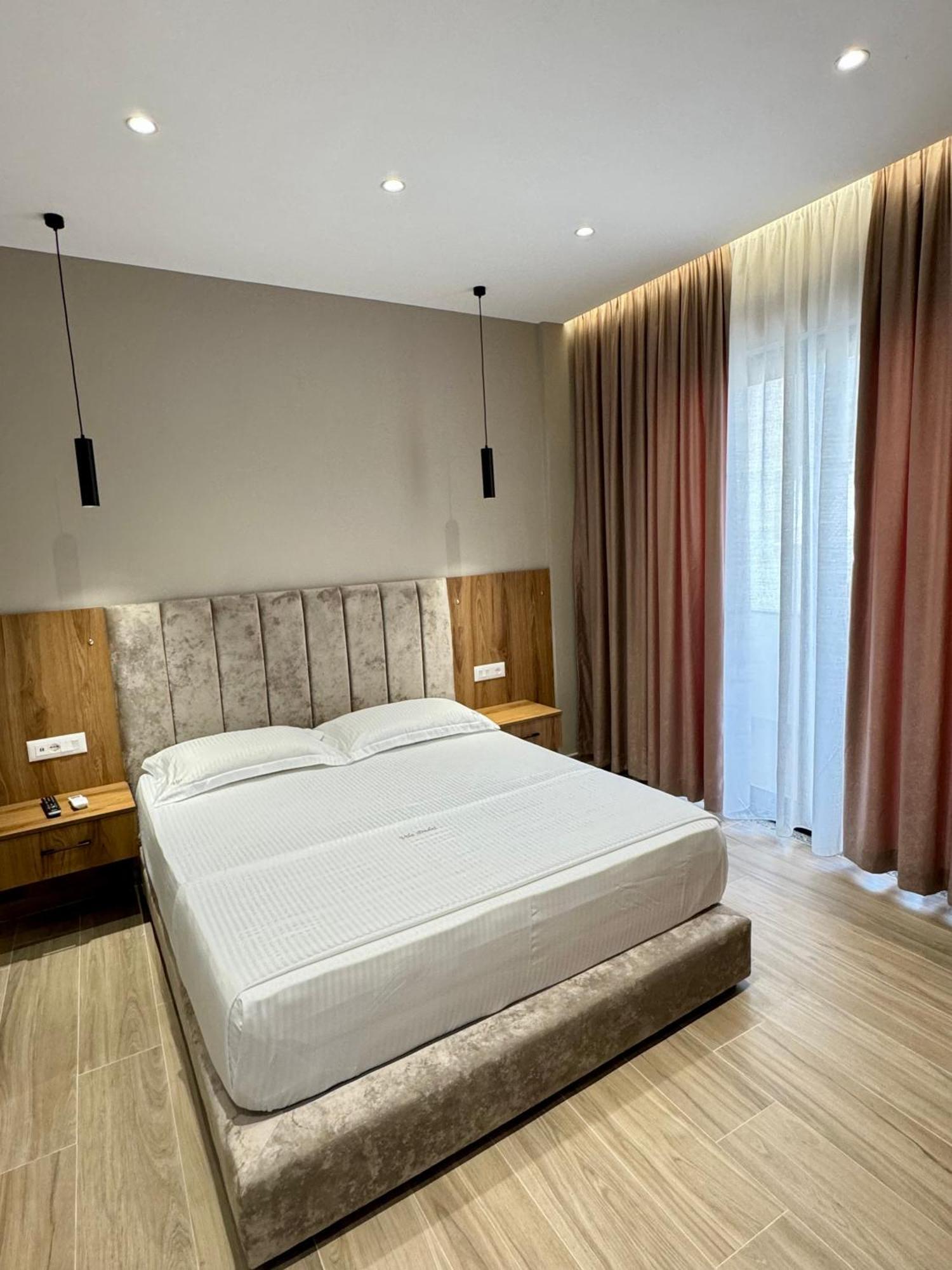 Hotel Vila Dedej Дуррес Екстер'єр фото